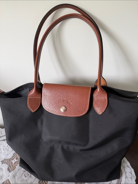Longchamp Handbags - Longchamp Le Pliage Tote (Medium)